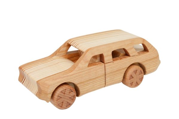 Samochód z drewna "Fiat 125p kombi"