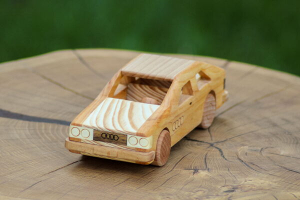 Samochód z drewna "Audi Quattro"