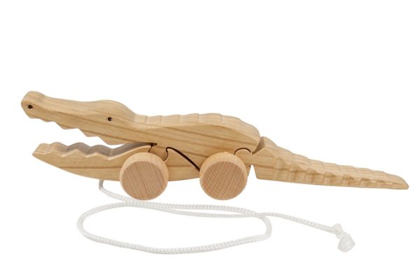 Krokodyl z drewna na sznurku