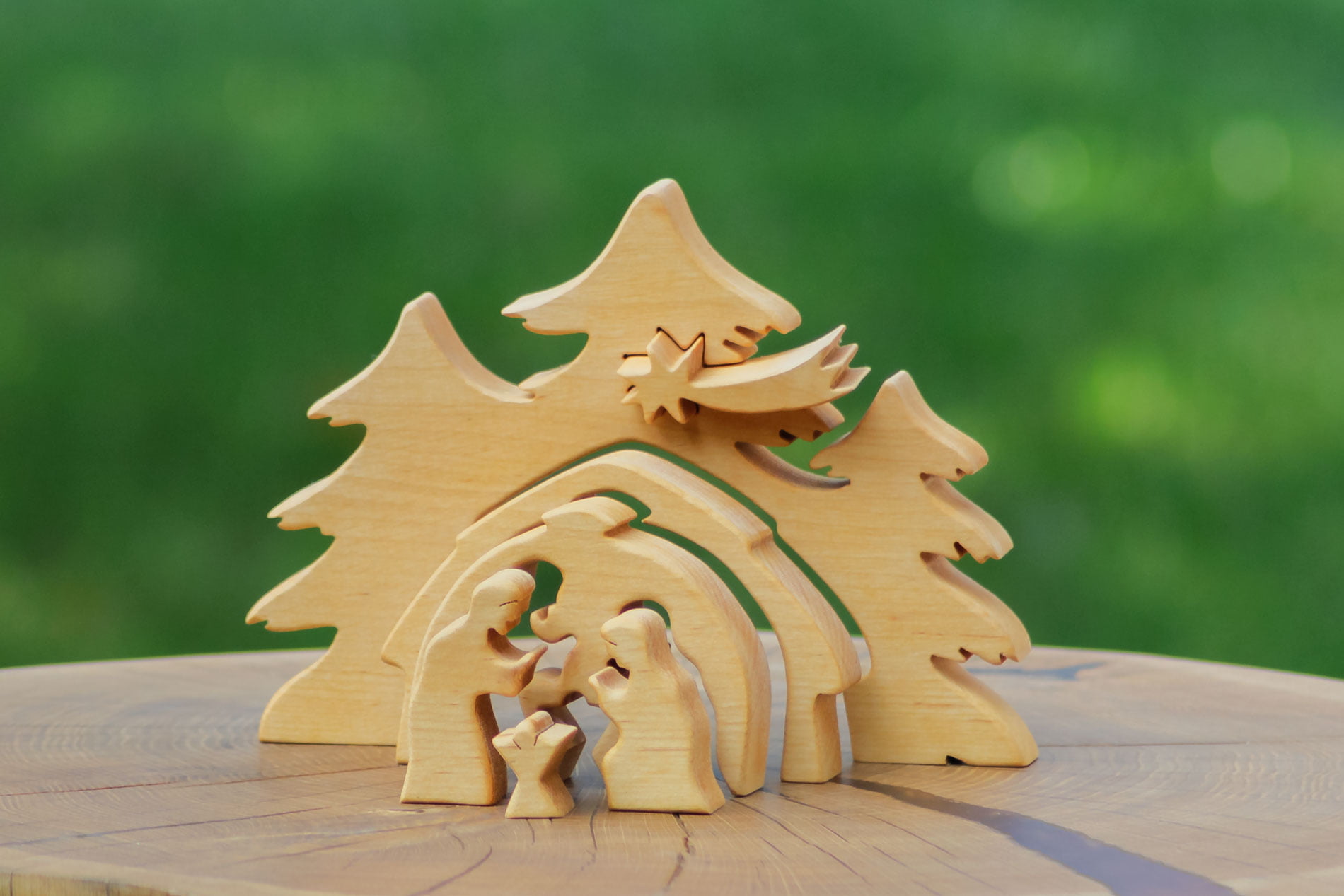 Stajenka, szopka bożonarodzeniowa z drewna