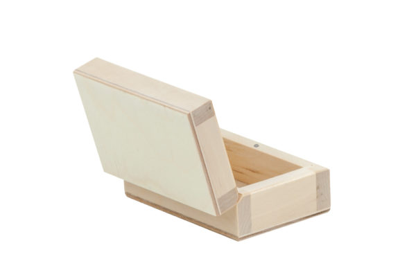 Drewniane pudełeczko z magnesem