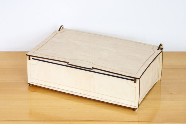 Ozdobny kuferek, zamykane pudełko z drewna