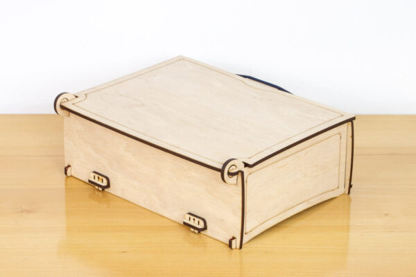 Ozdobny kuferek, zamykane pudełko z drewna